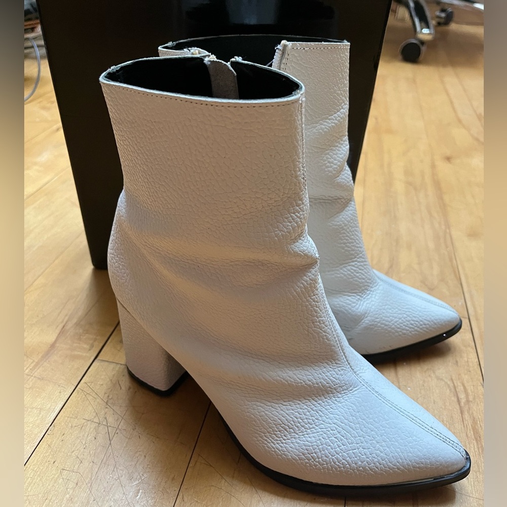 Nasty Gal White Leather Heeled Boots US Size 9 (U.K. Size 7) - Picture 2 of 4